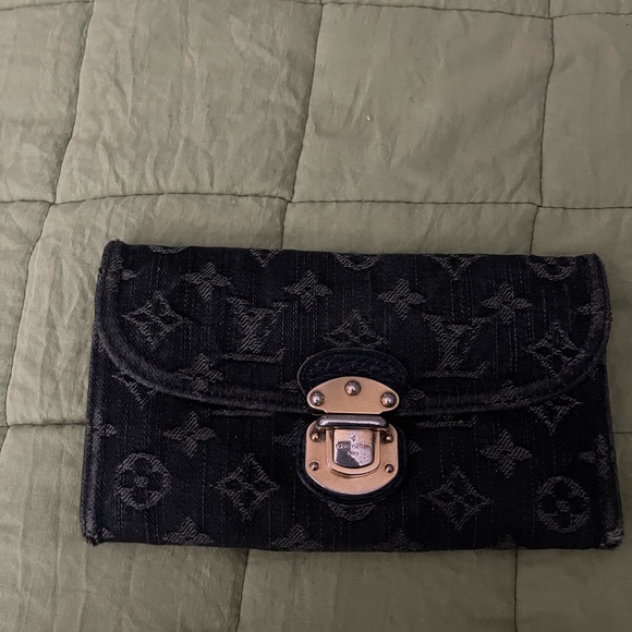 Authentic Louis Vuitton Wallet - Picture 10 of 11